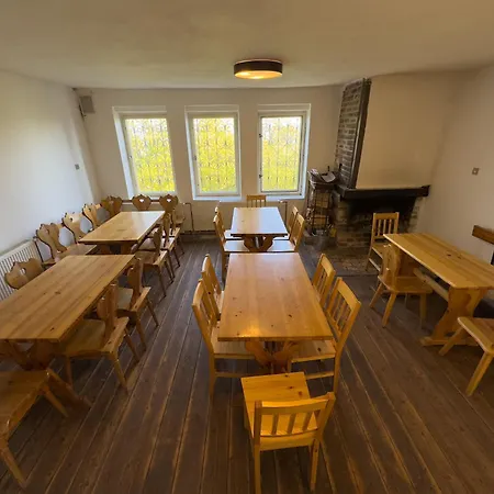 Lovos Hostel Velemin